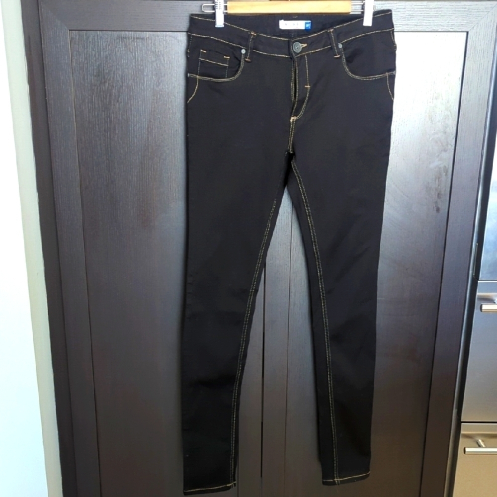 Women's Life Stretch Jeans Black Denim with Contrast Stitching-Size 28 Like New
